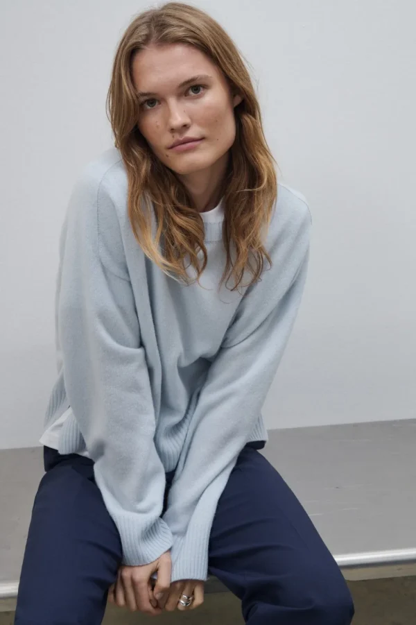 Closed Crew Neck Wide Sleeve Light Blue Sky
