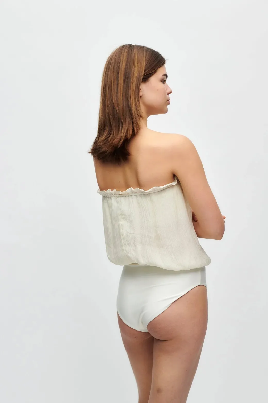 hanne_bloch_ivory_bandeau_1-1.webp HANNE BLOCH IVORY BANDEAU SILKE BADEDRAGT