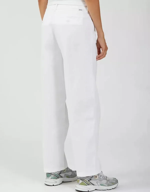Reiko Chino Lio White